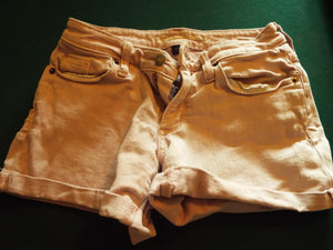 Universal Thread Shorts Size 2. Yellow. May run a bit small due to washings.